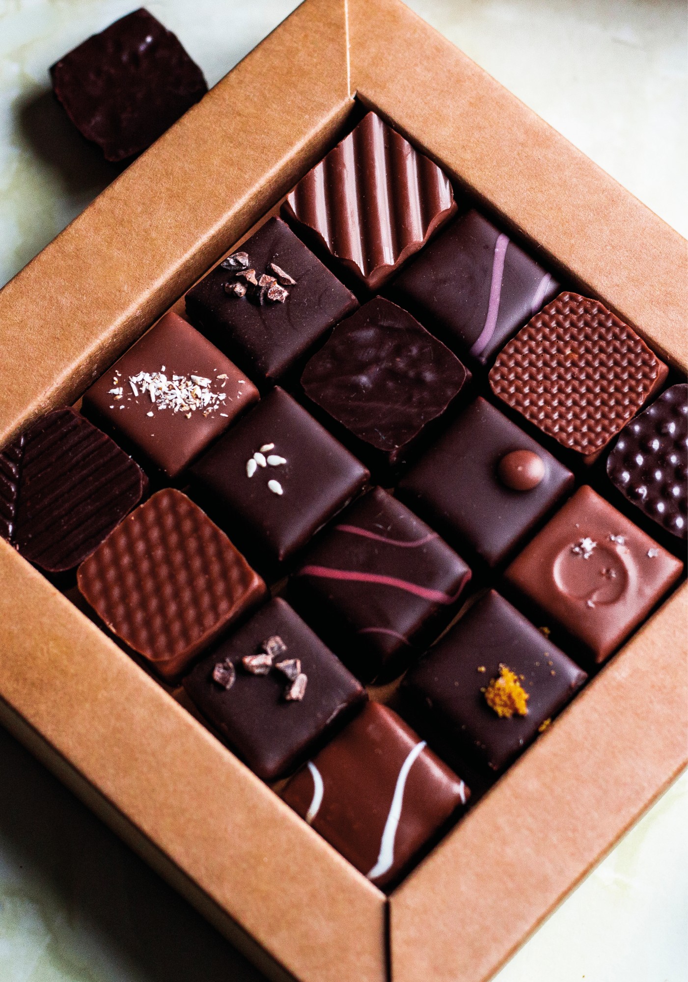 bonbon-au-chocolat_praline_ganache_chocolat-au-lait_noir_praline_lorrainehellwig__48b1124hi_res-2